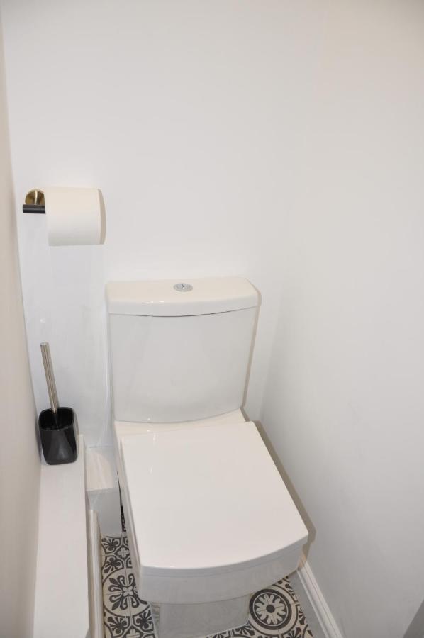 Luxury Studio- Mk Central- 5 Mins Drive To Train Station-Direct Trains To London, Birmingham Milton Keynes Exterior photo